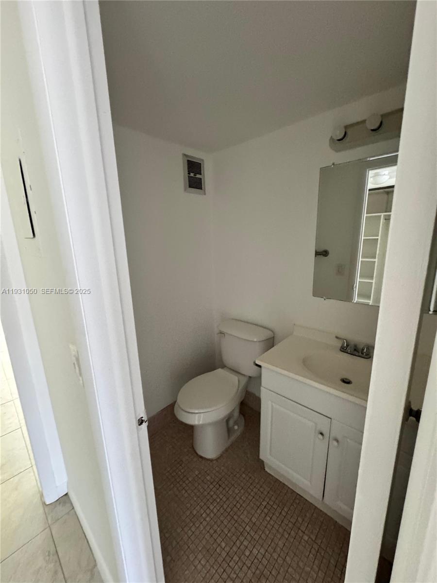 HASTINGS CONDOS - Residential