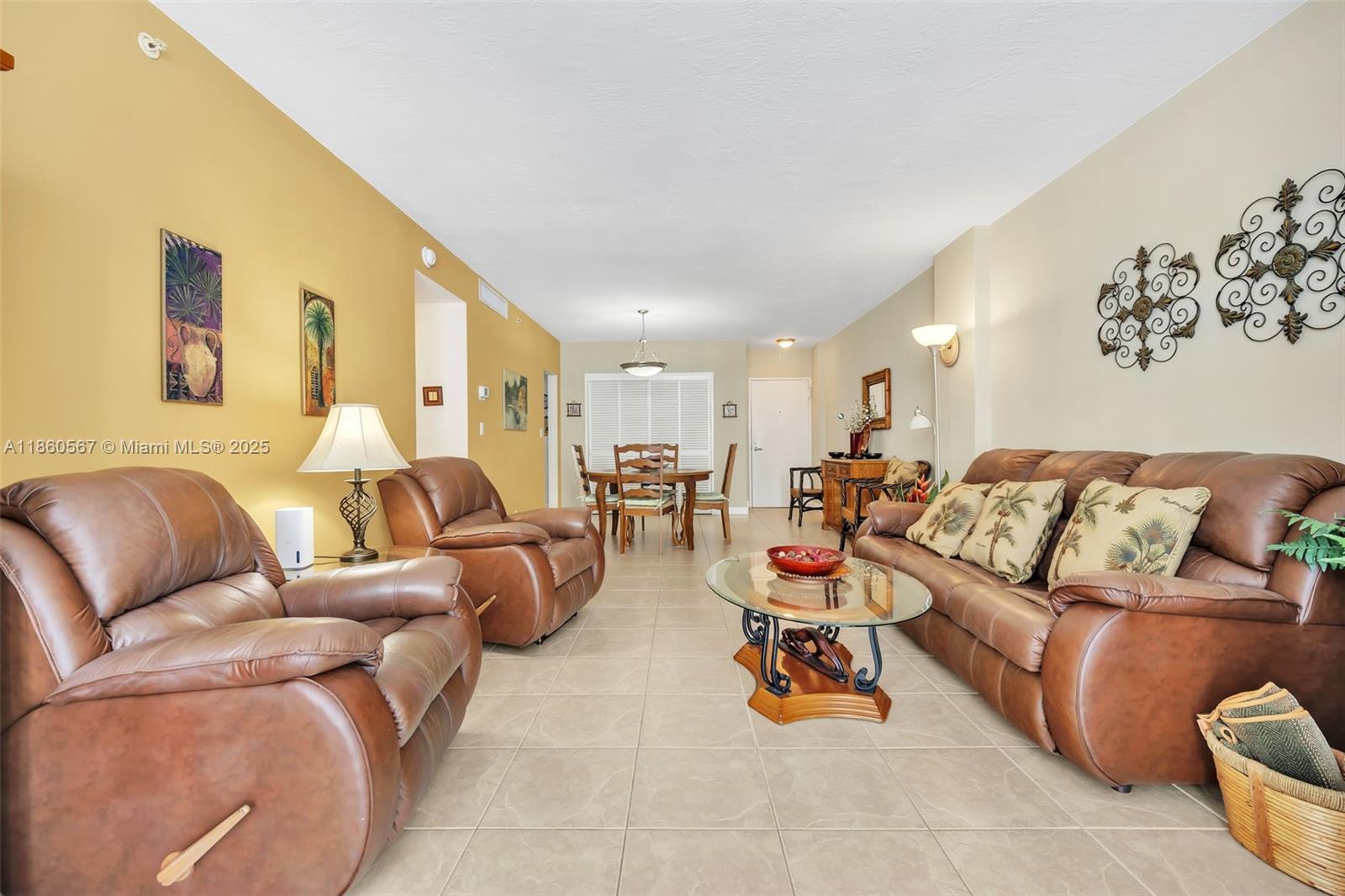 RESIDENCES ON HOLLYWOOD B - Residential