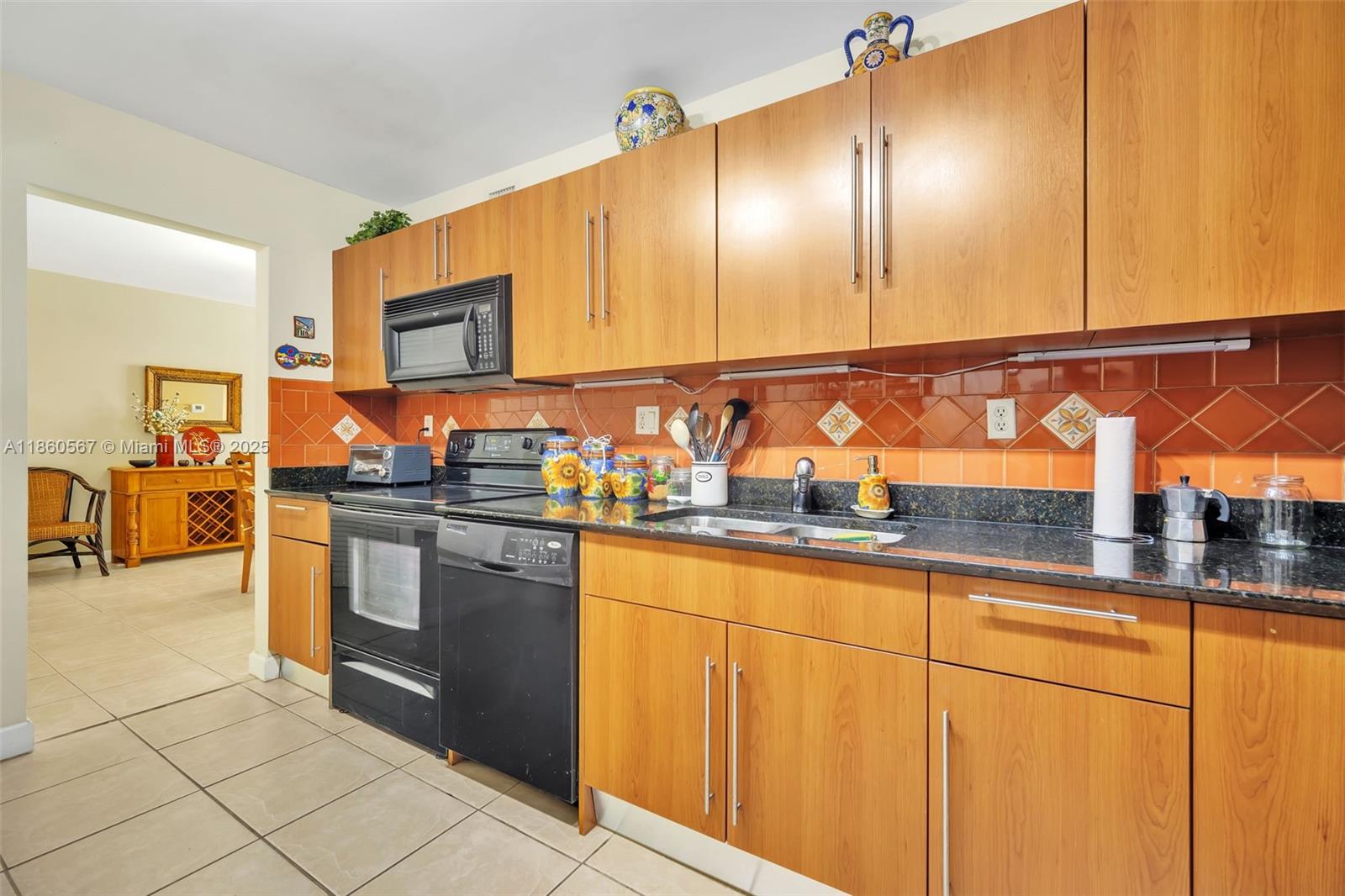 RESIDENCES ON HOLLYWOOD B - Residential