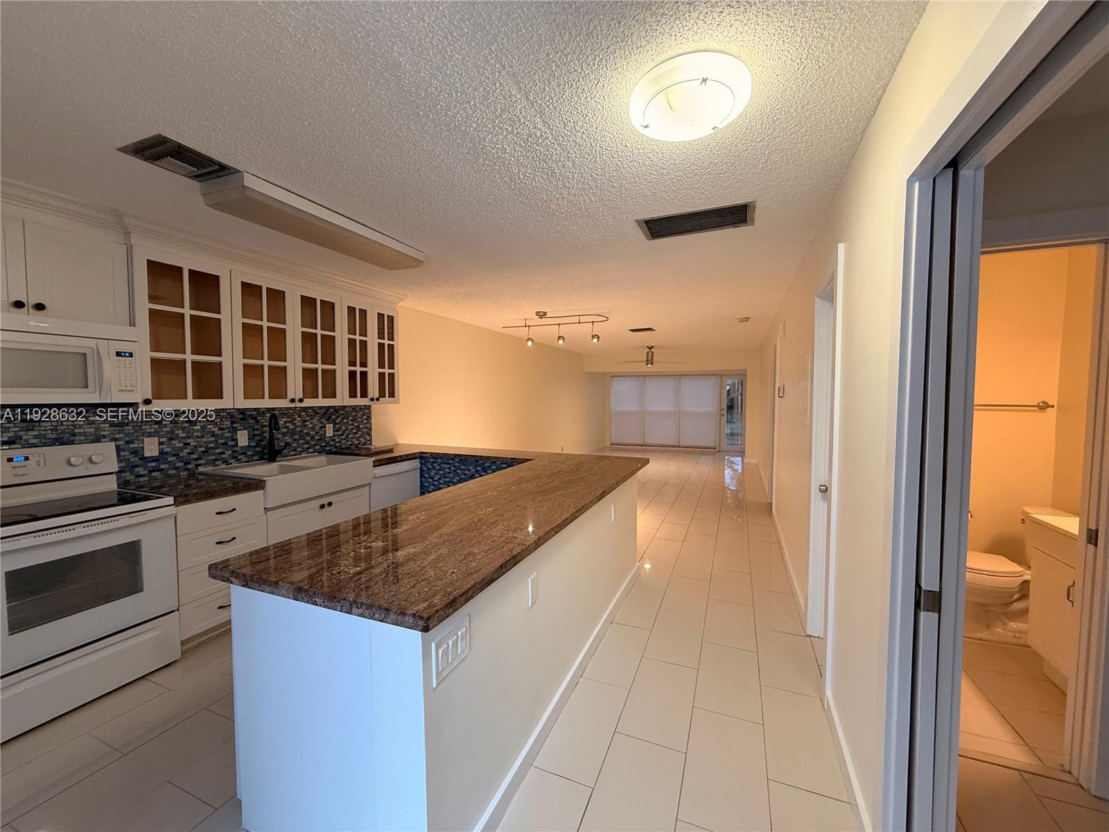 PALM GREENS AT VILLA DEL - Residential Lease