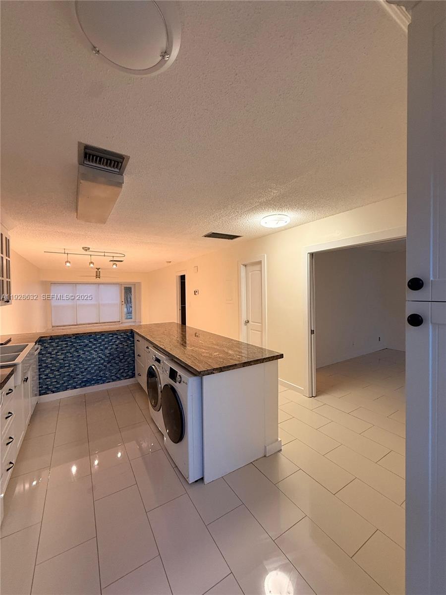 PALM GREENS AT VILLA DEL - Residential Lease