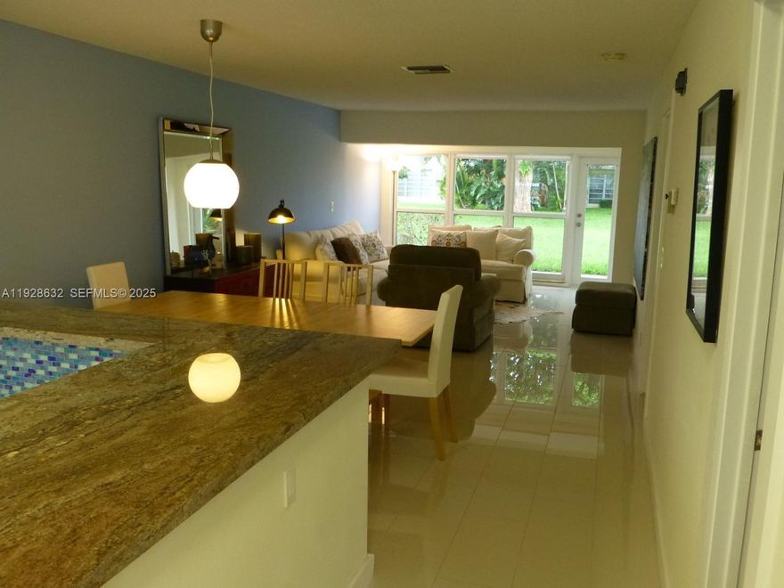beautiful,cozy apartment at Delray Beach. This impeccably maintained unit features a fully equipped kitchen, elegant open concept. Located in PALM GREENS AT DELRAY BEACH. +55 community, you'll enjoy resort-style amenities.Walking distance to clubhouse and pool.
for association application: www.palmgreens.com
