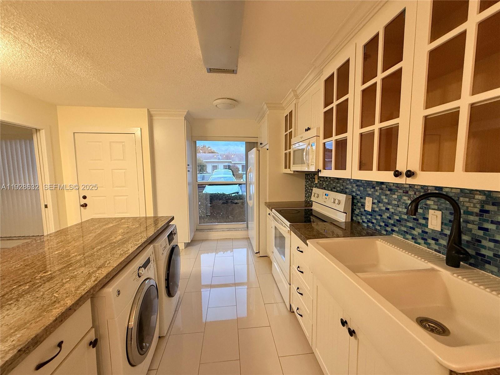 PALM GREENS AT VILLA DEL - Residential Lease