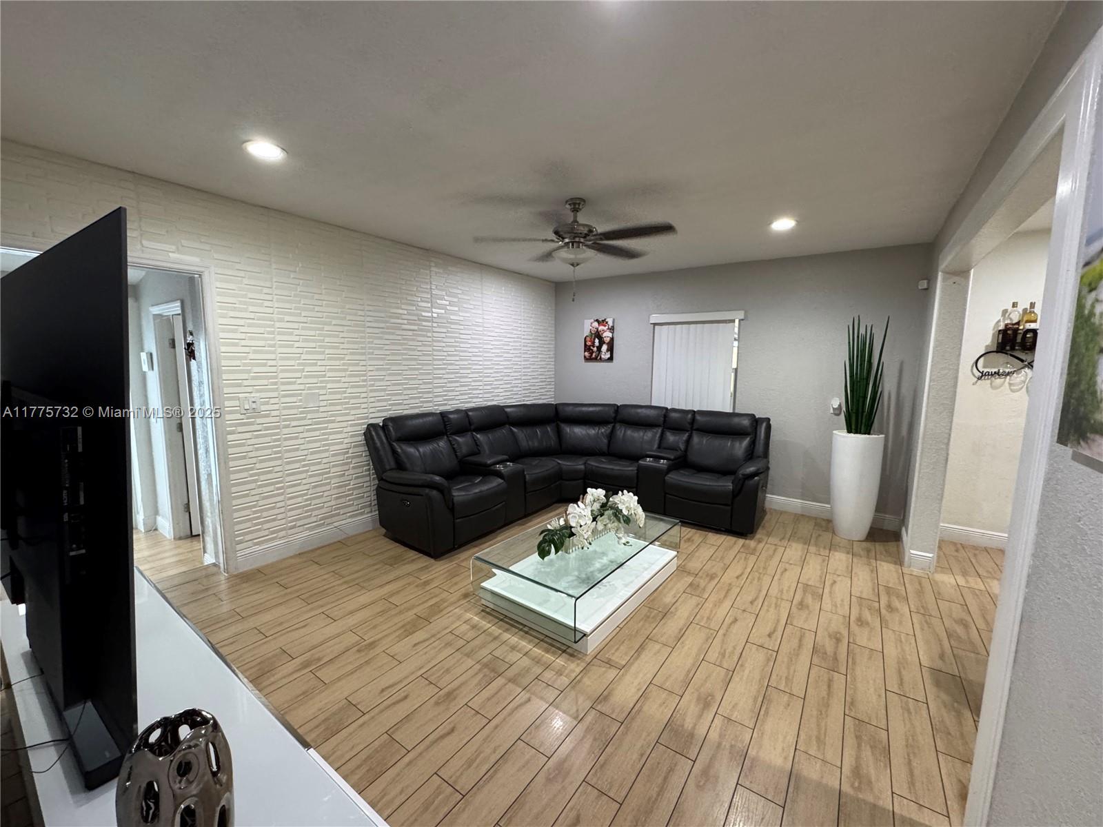 HIALEAH PARK - Residential