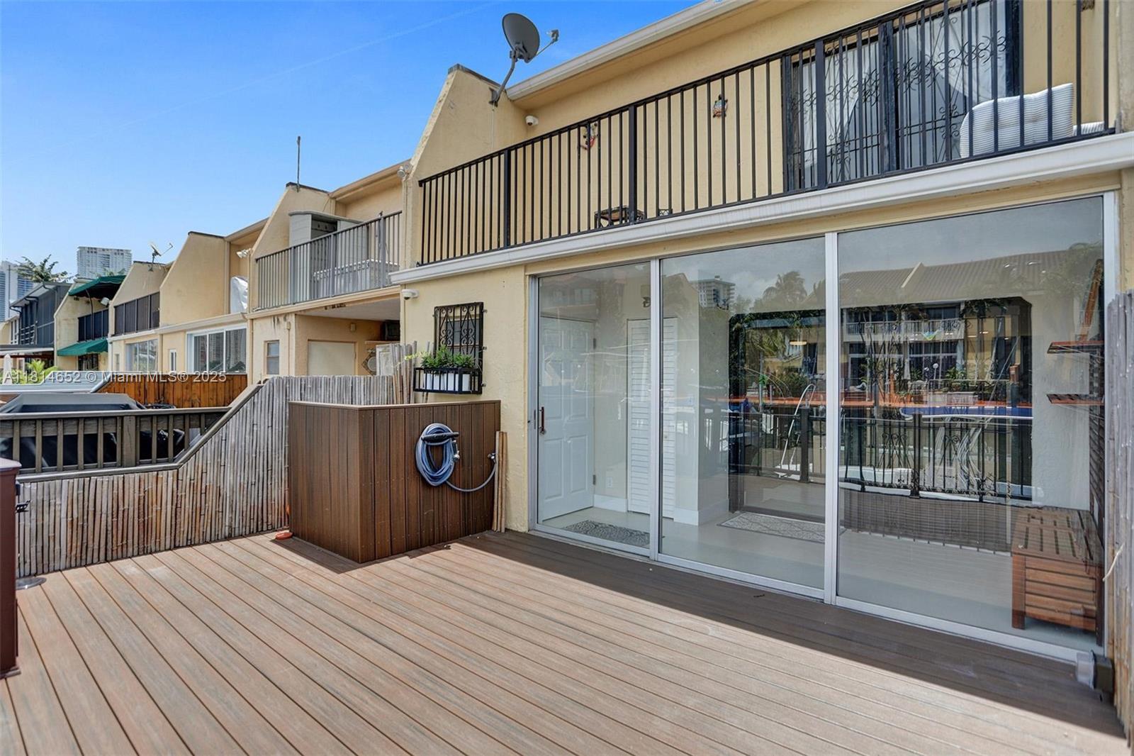 BEACH CLUB VILLAS CONDO II - Residential Lease
