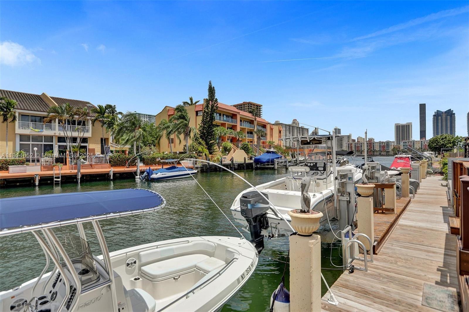 BEACH CLUB VILLAS CONDO II - Residential Lease