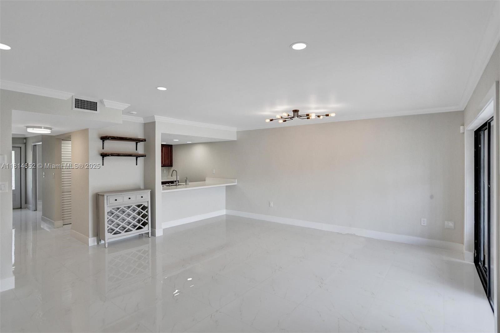 BEACH CLUB VILLAS CONDO II - Residential Lease