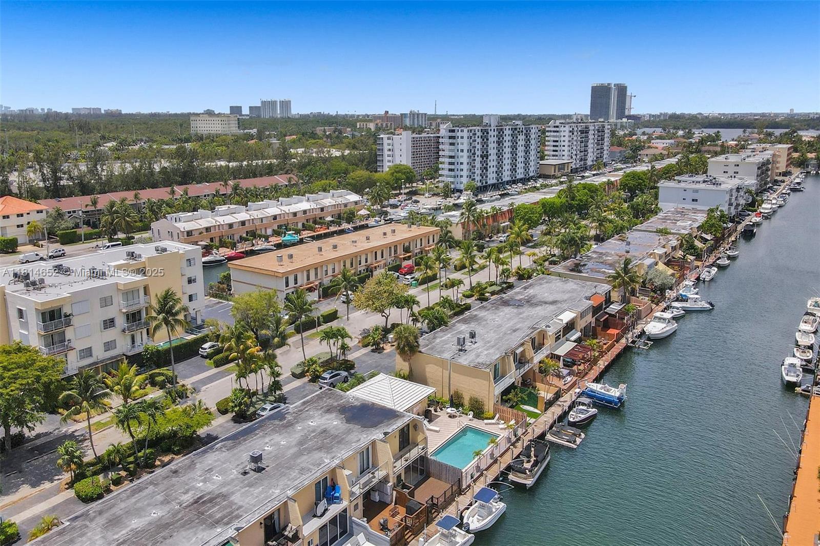 BEACH CLUB VILLAS CONDO II - Residential Lease
