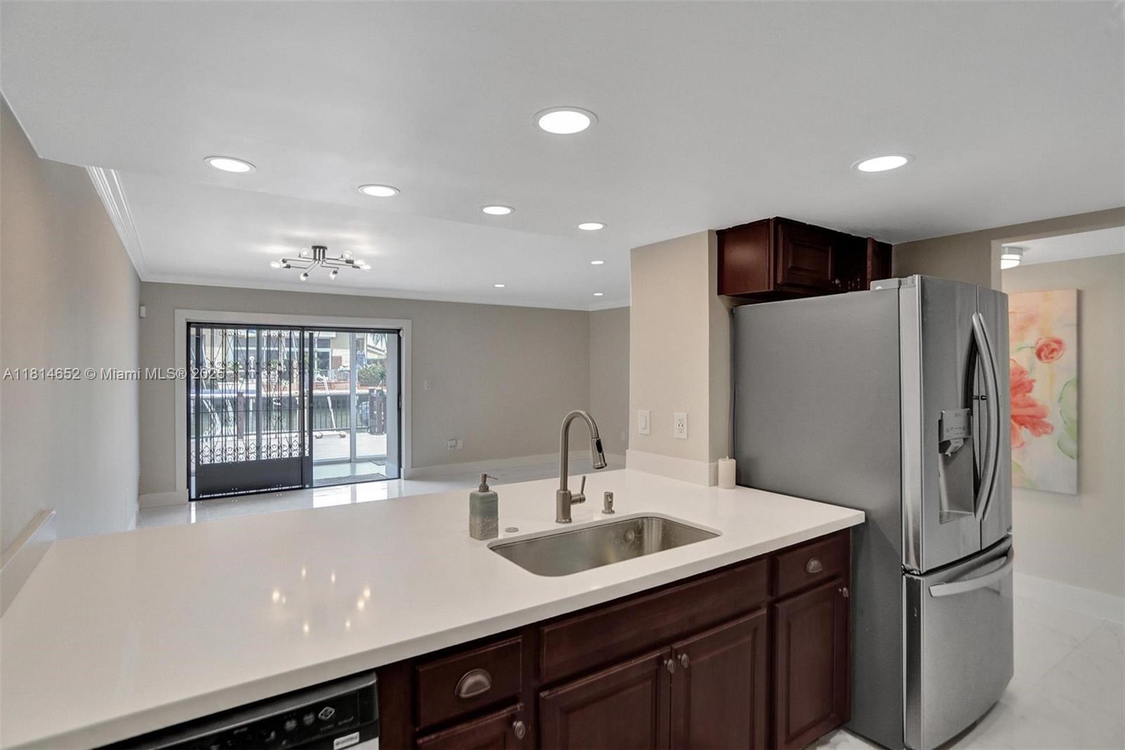 BEACH CLUB VILLAS CONDO II - Residential Lease