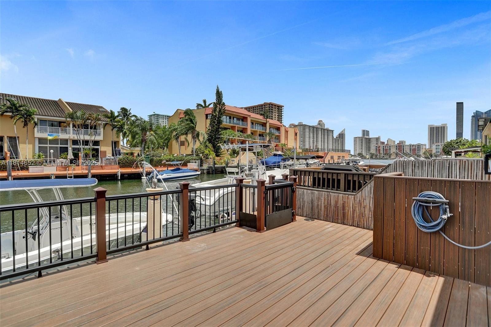 BEACH CLUB VILLAS CONDO II - Residential Lease