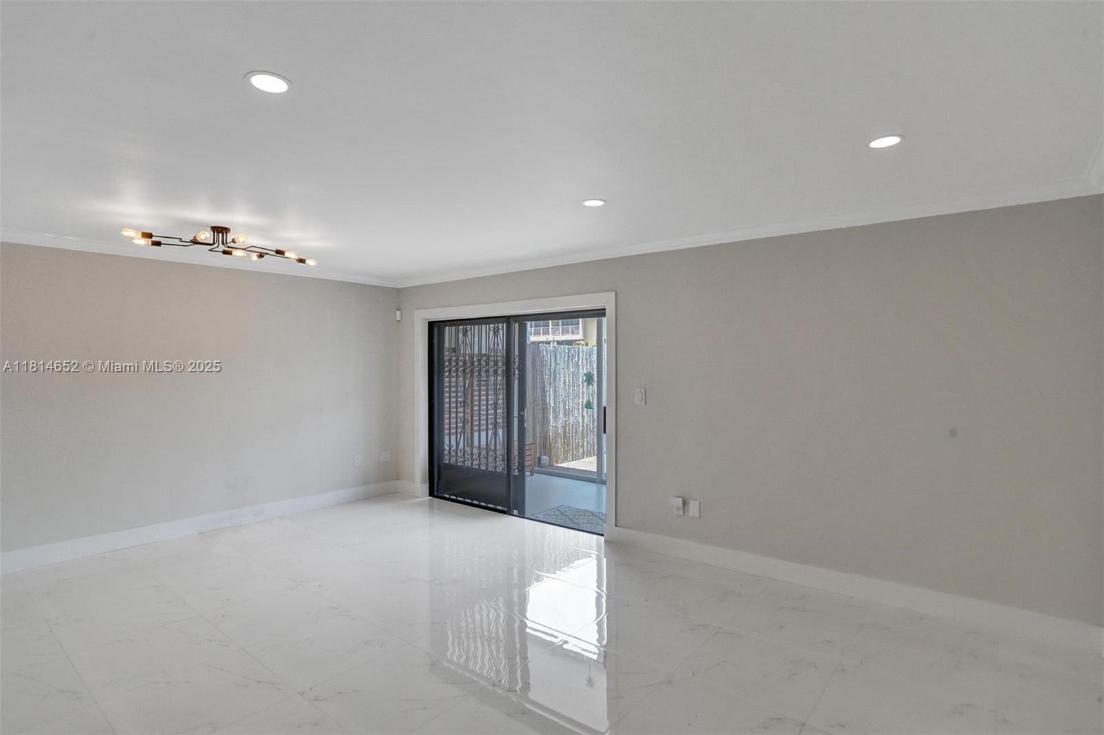 BEACH CLUB VILLAS CONDO II - Residential Lease