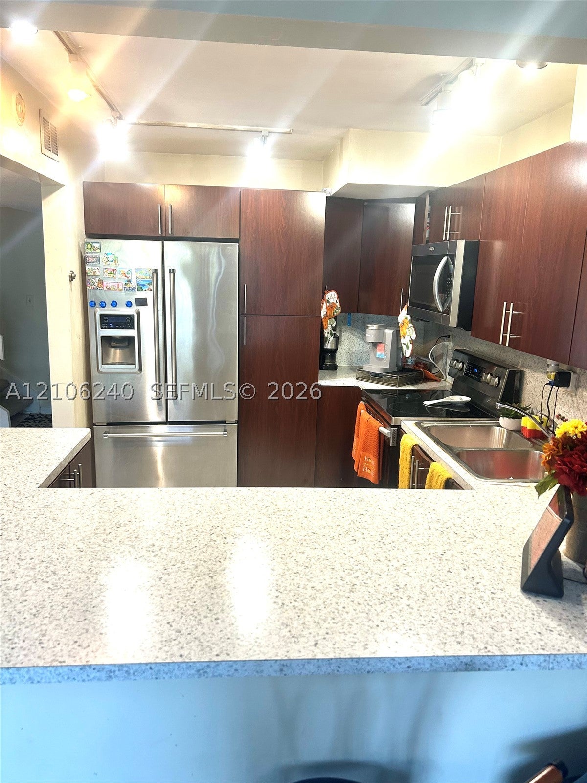 2554 N 38th Ave