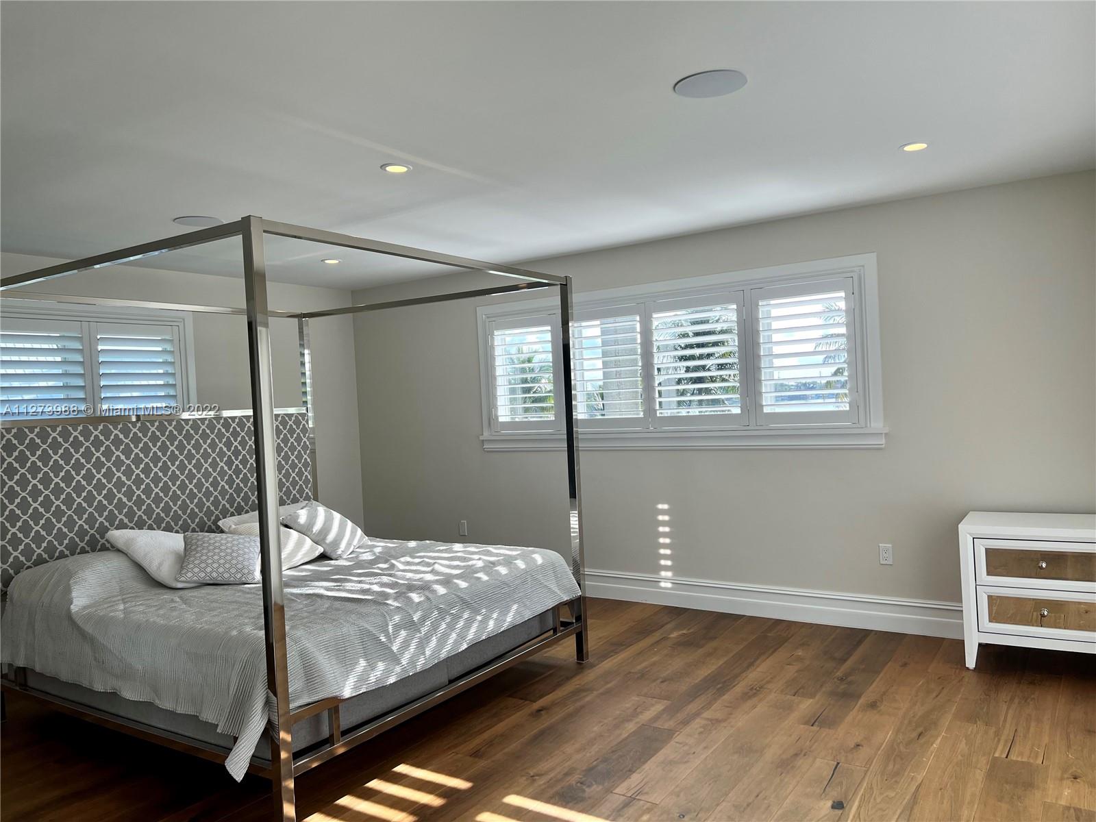 LAKESHORE SEC ONE - Residential