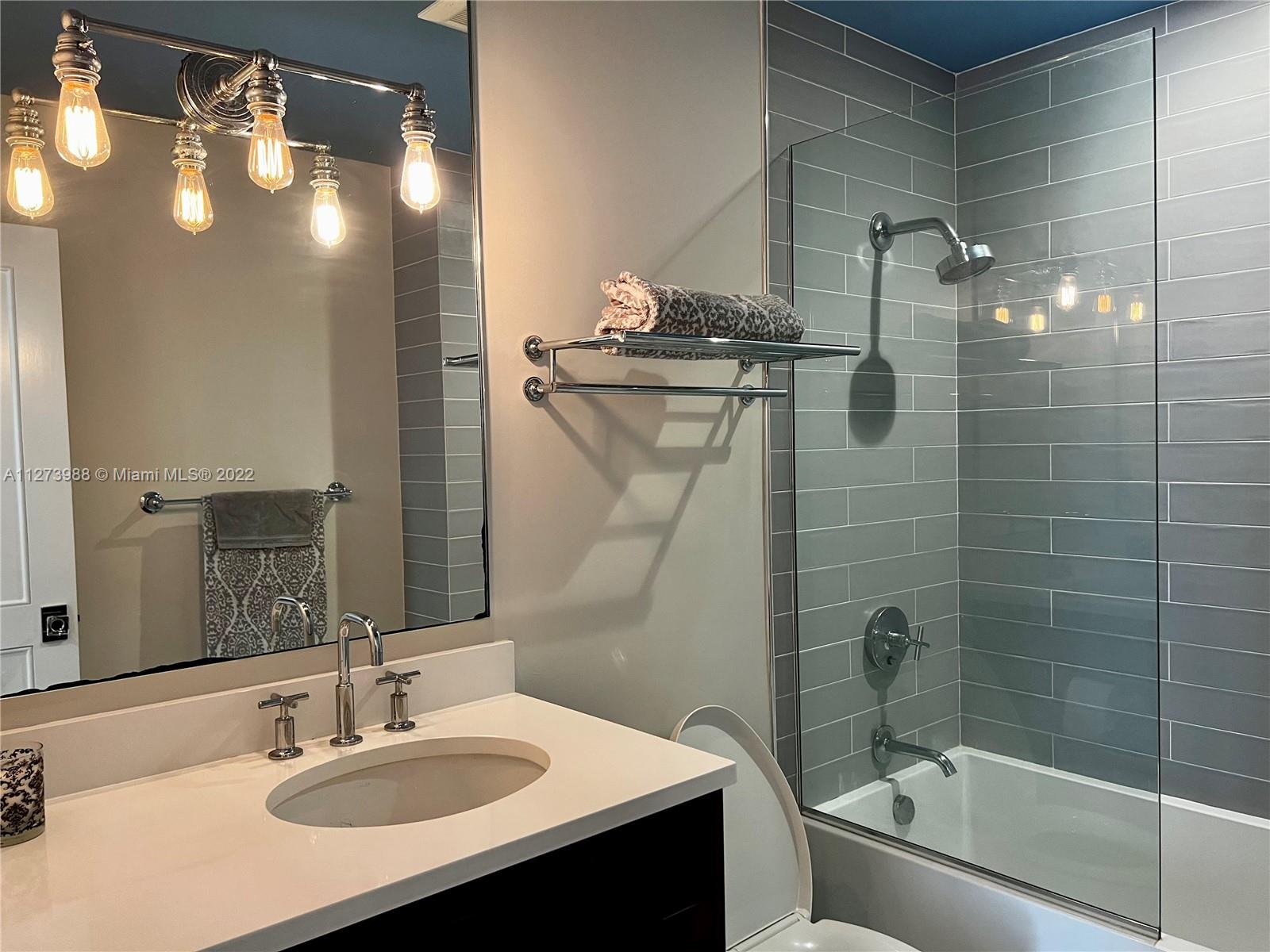 LAKESHORE SEC ONE - Residential