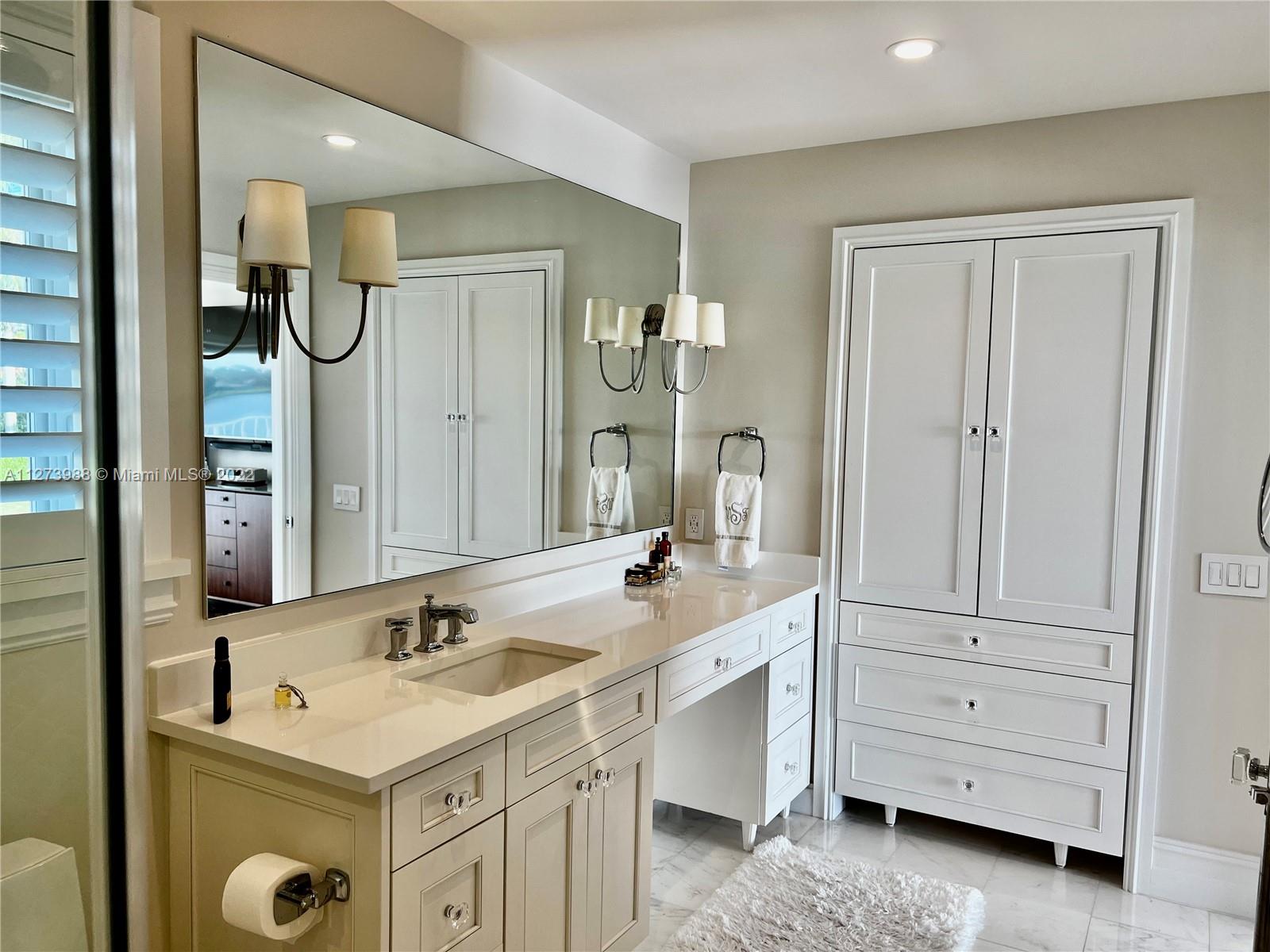 LAKESHORE SEC ONE - Residential