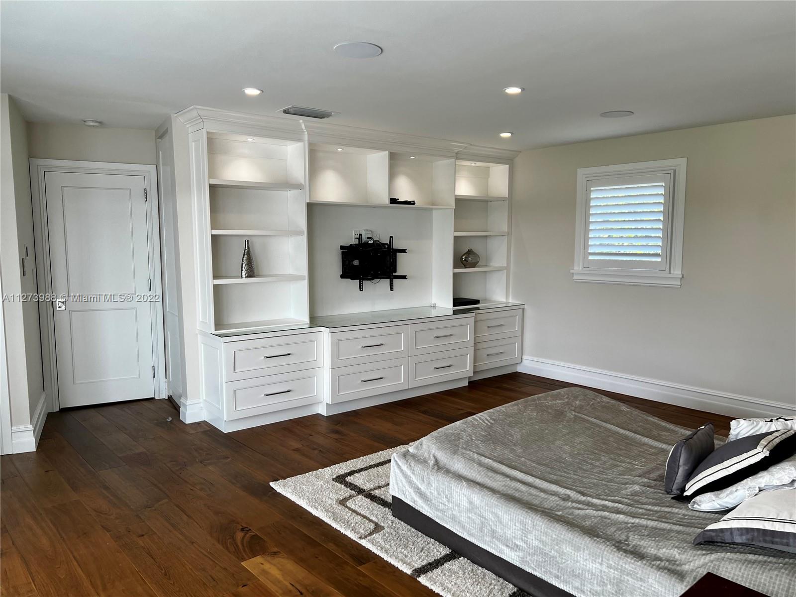 LAKESHORE SEC ONE - Residential
