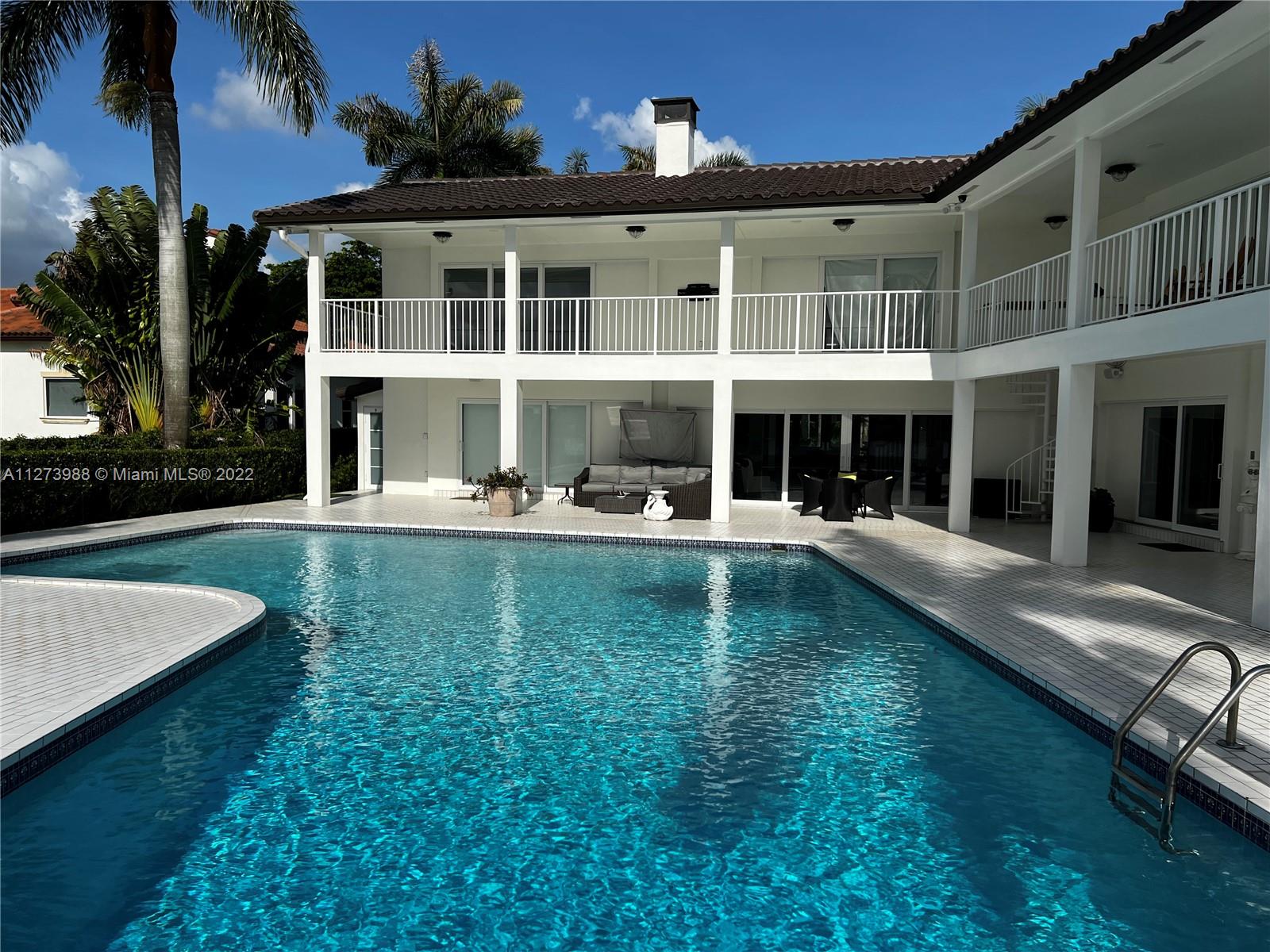 LAKESHORE SEC ONE - Residential