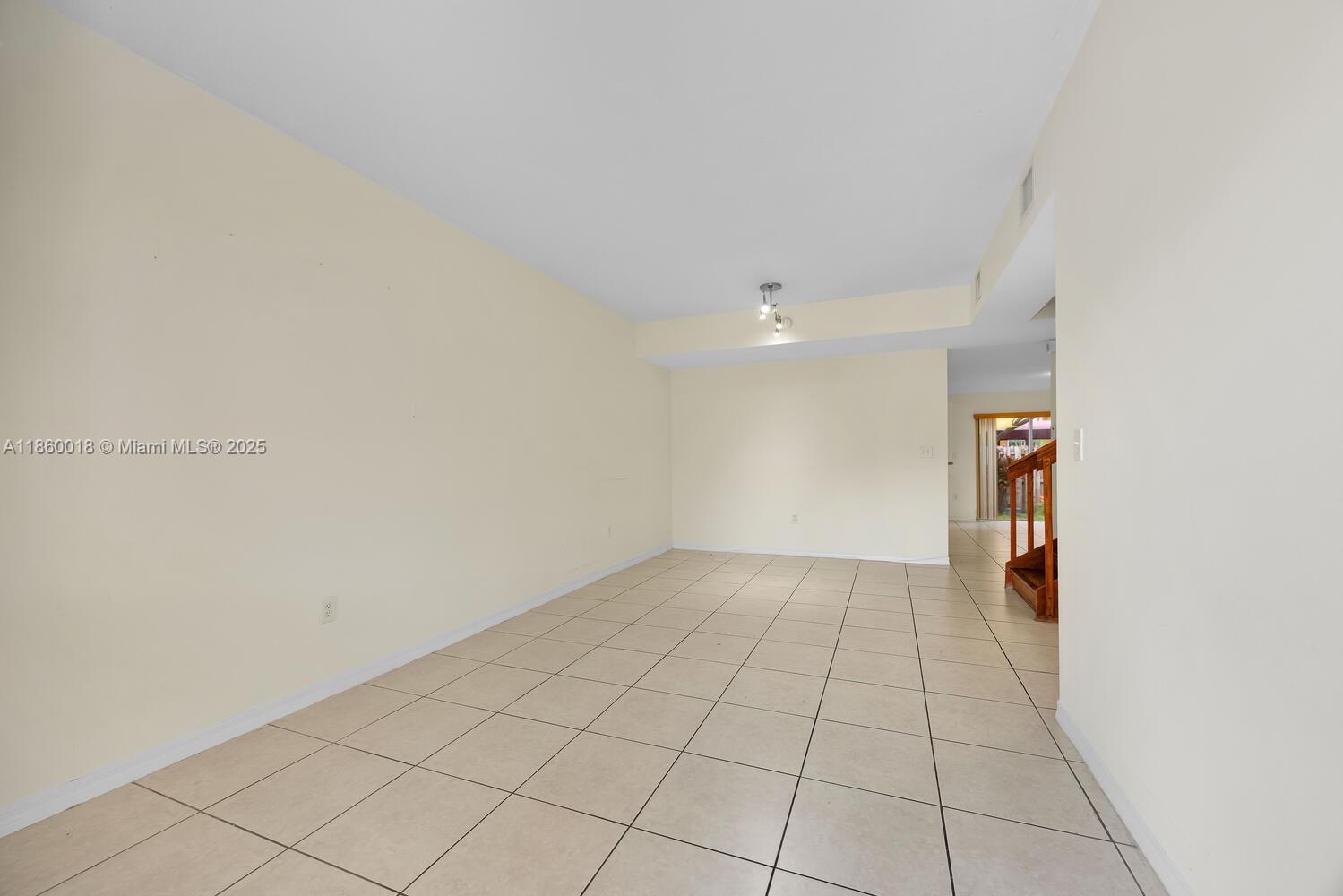8441 SW 124 AV 104
