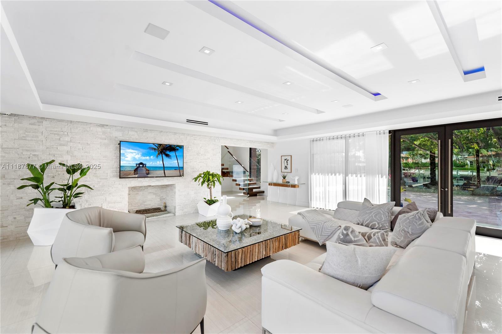 HOLLYWOOD GOLF ESTATES SE - Residential Lease