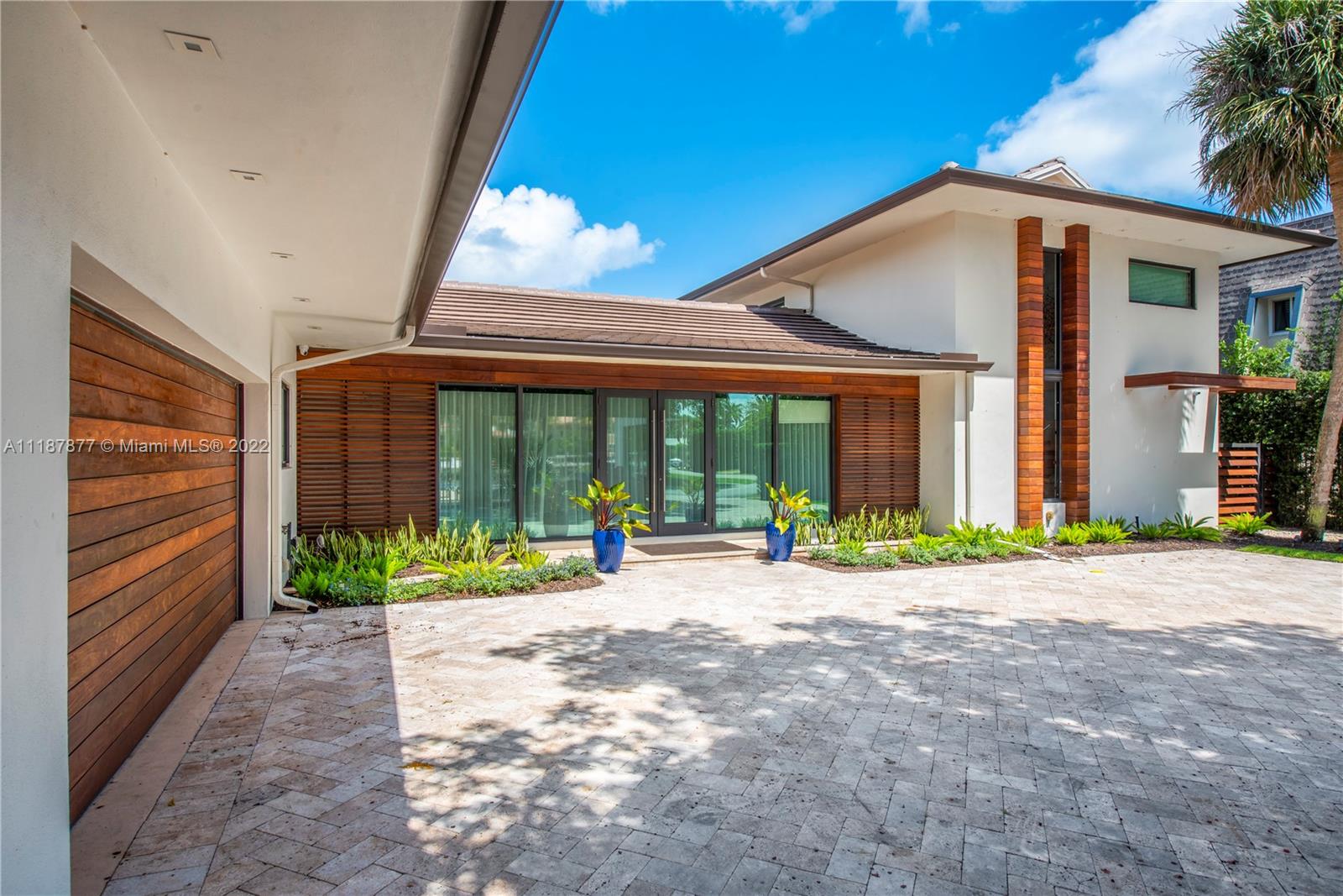 1025 Diplomat Pkwy, Hollywood, FL, 33019/$54,000 2 1025 Diplomat Pkwy