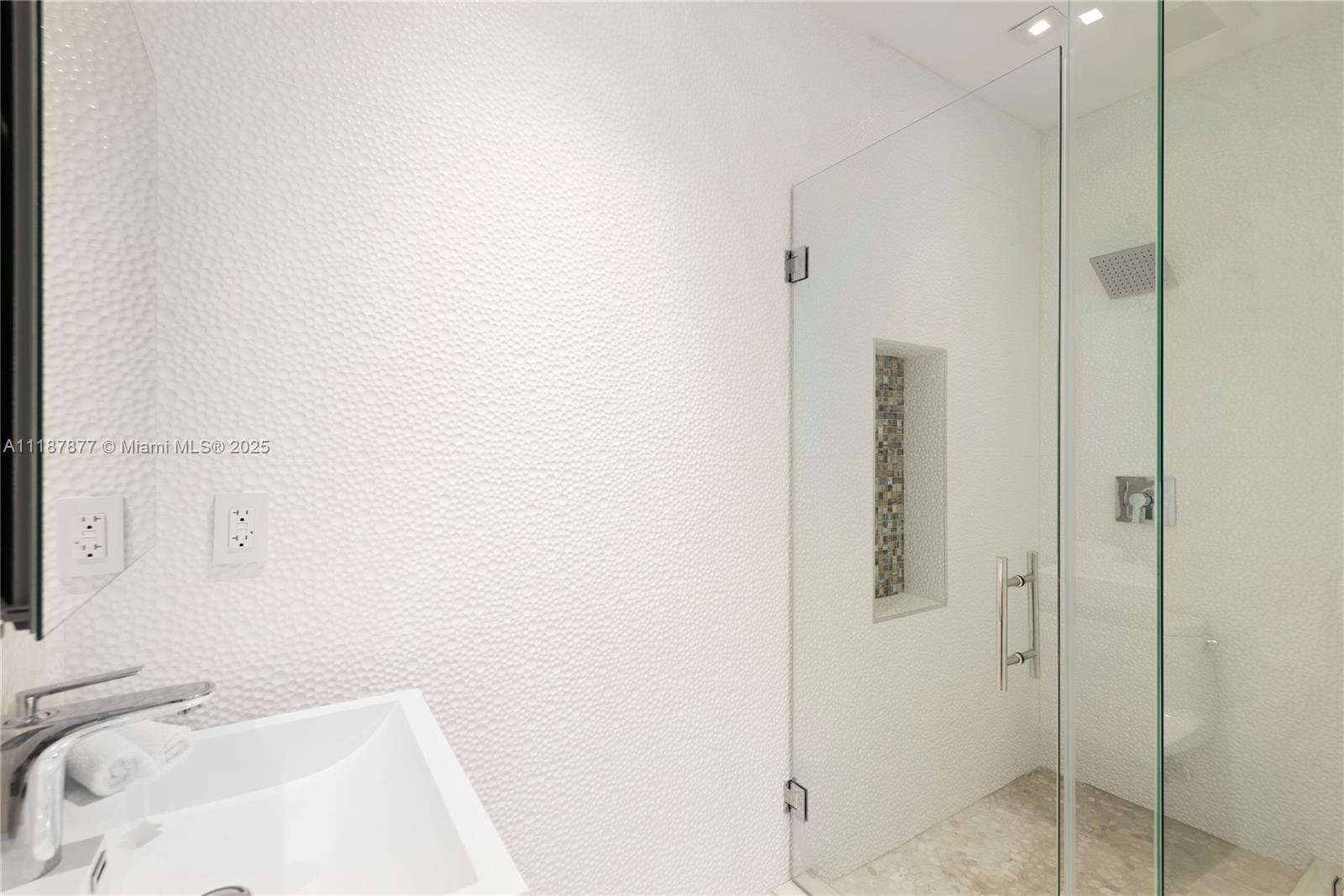 HOLLYWOOD GOLF ESTATES SE - Residential Lease