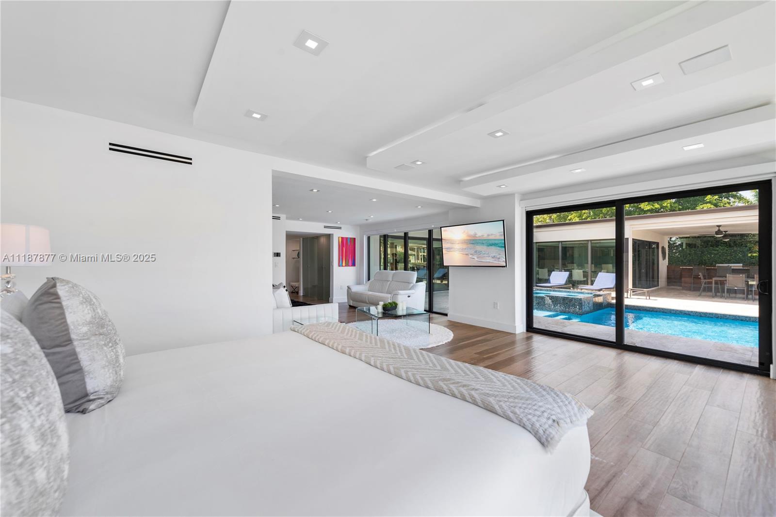 HOLLYWOOD GOLF ESTATES SE - Residential Lease