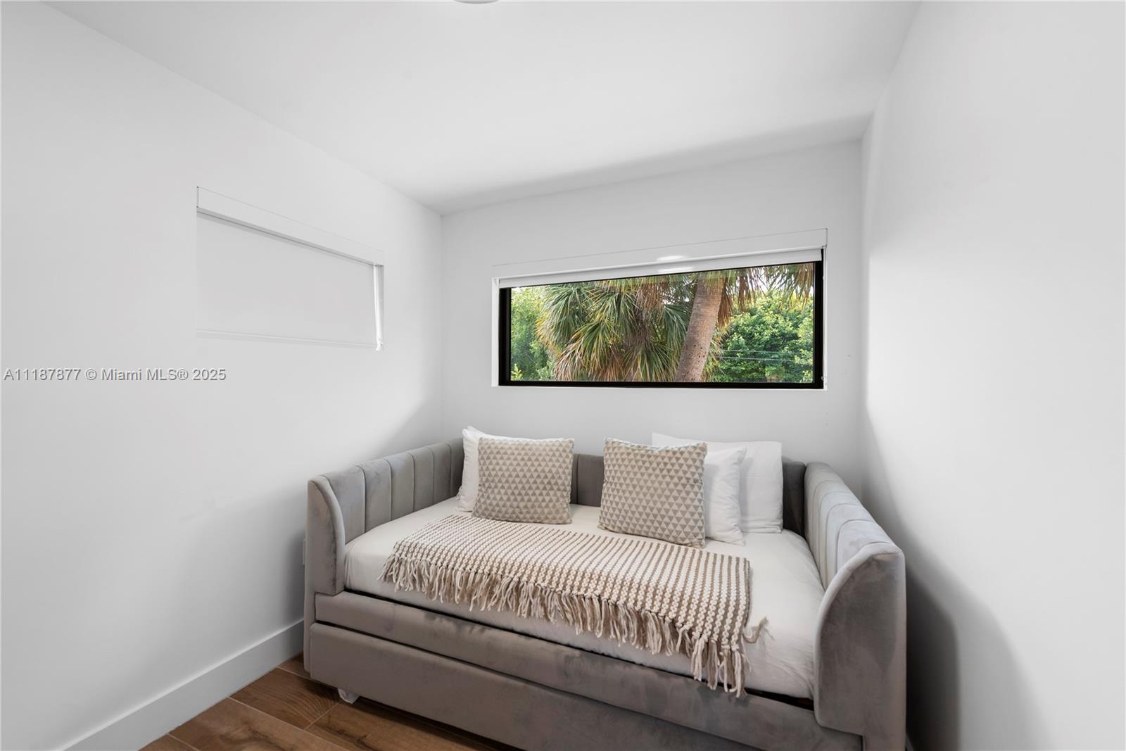 HOLLYWOOD GOLF ESTATES SE - Residential Lease