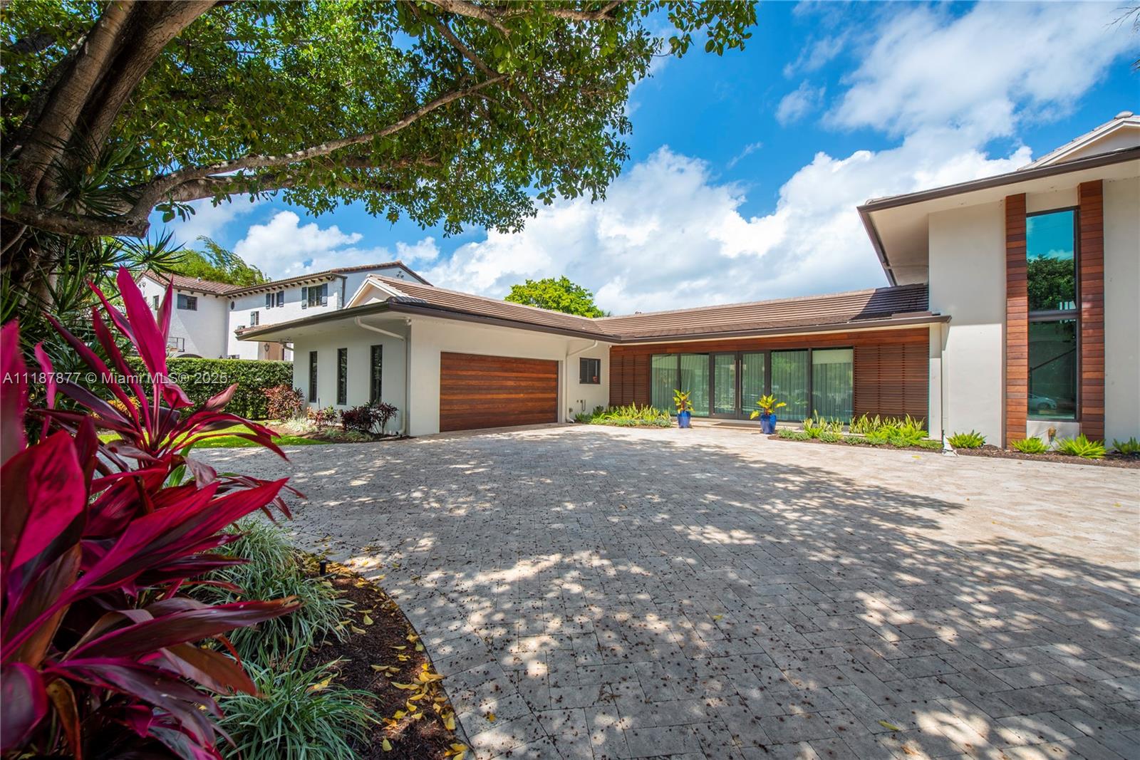 HOLLYWOOD GOLF ESTATES SE - Residential Lease