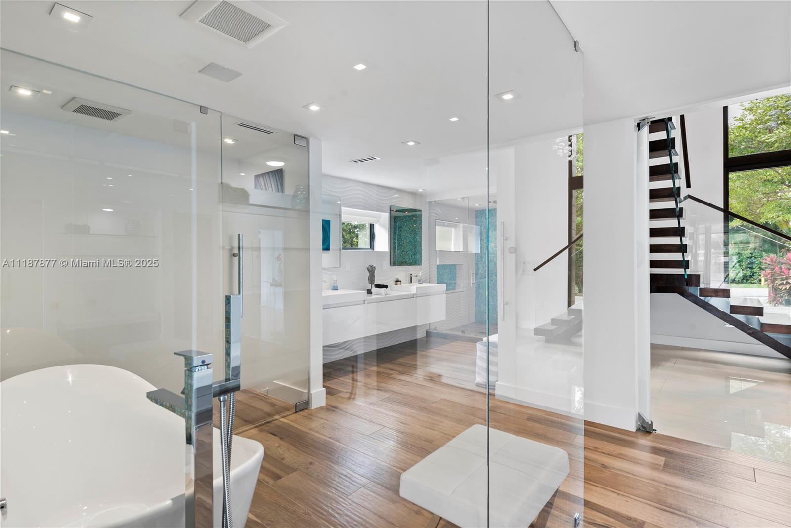 HOLLYWOOD GOLF ESTATES SE - Residential Lease