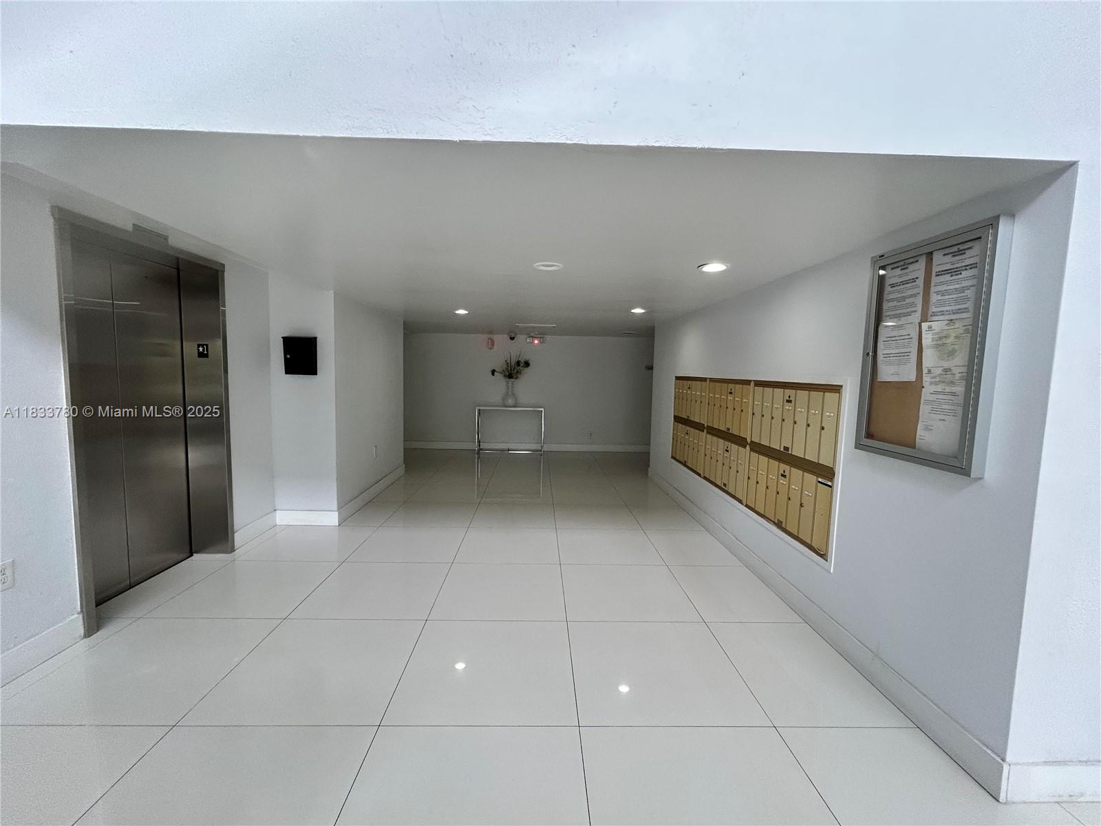 BUILDING SIX OF RACQUET C - Residential Lease