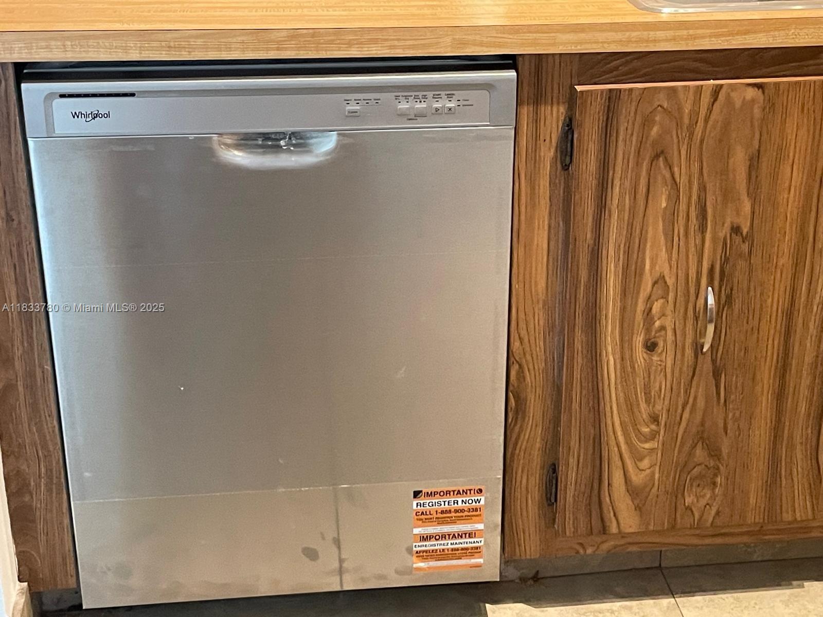 BUILDING SIX OF RACQUET C - Residential Lease