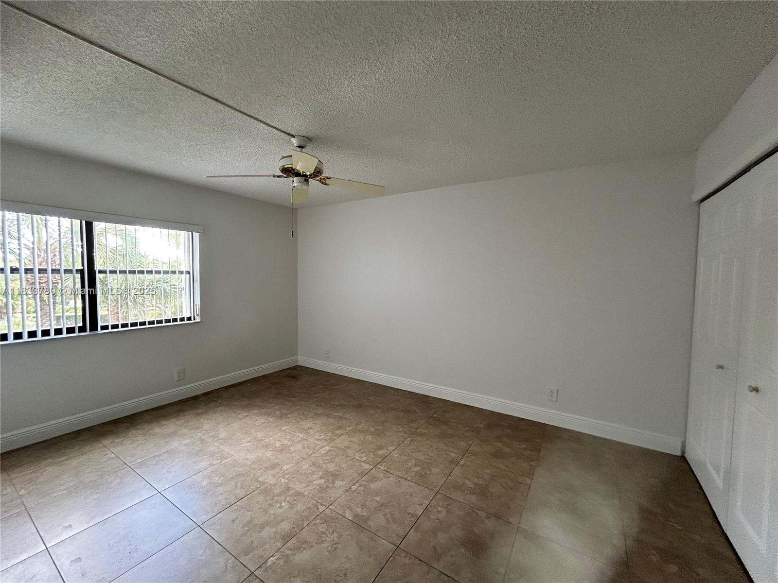 BUILDING SIX OF RACQUET C - Residential Lease