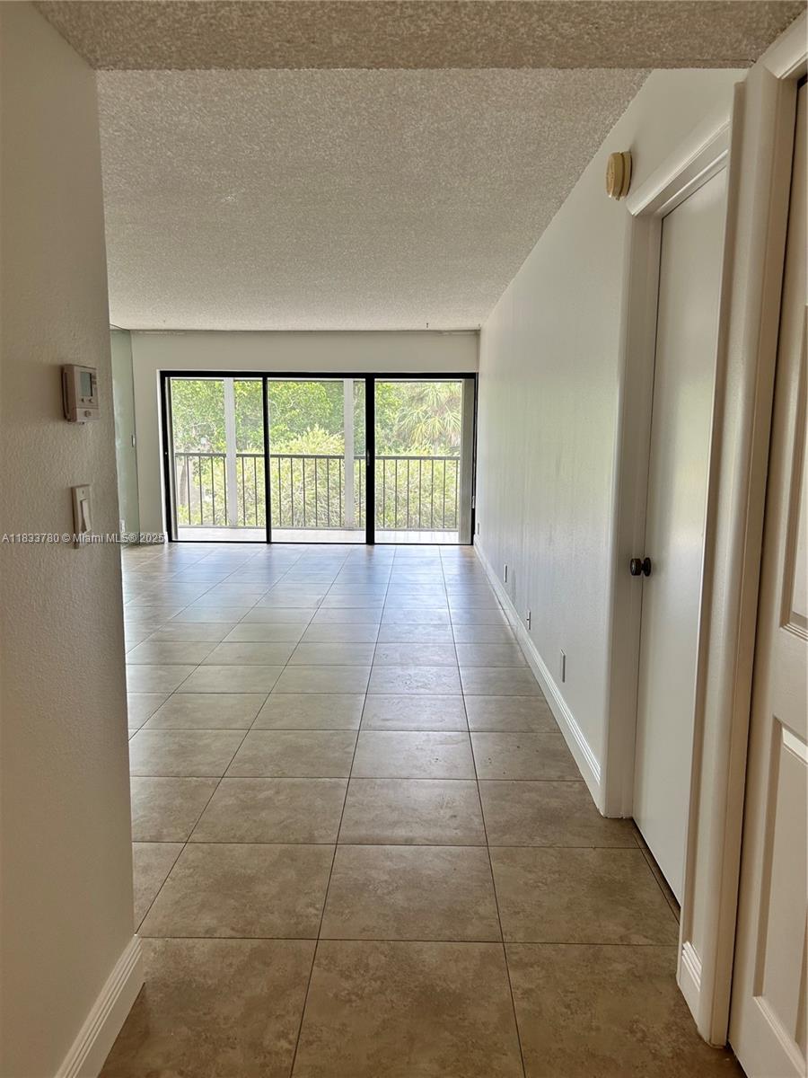 BUILDING SIX OF RACQUET C - Residential Lease