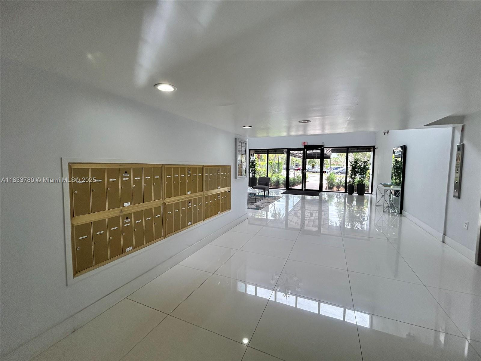 BUILDING SIX OF RACQUET C - Residential Lease