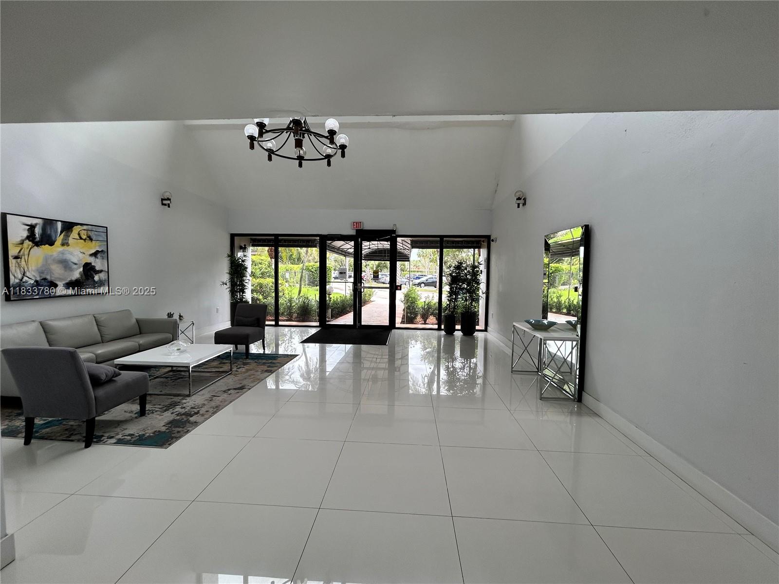 200 Lakeview Dr 312