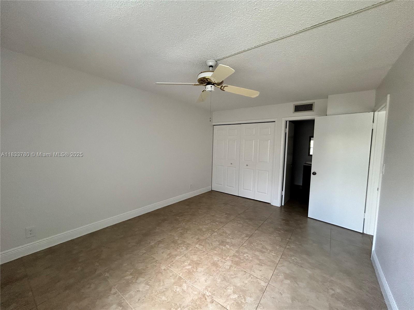 BUILDING SIX OF RACQUET C - Residential Lease