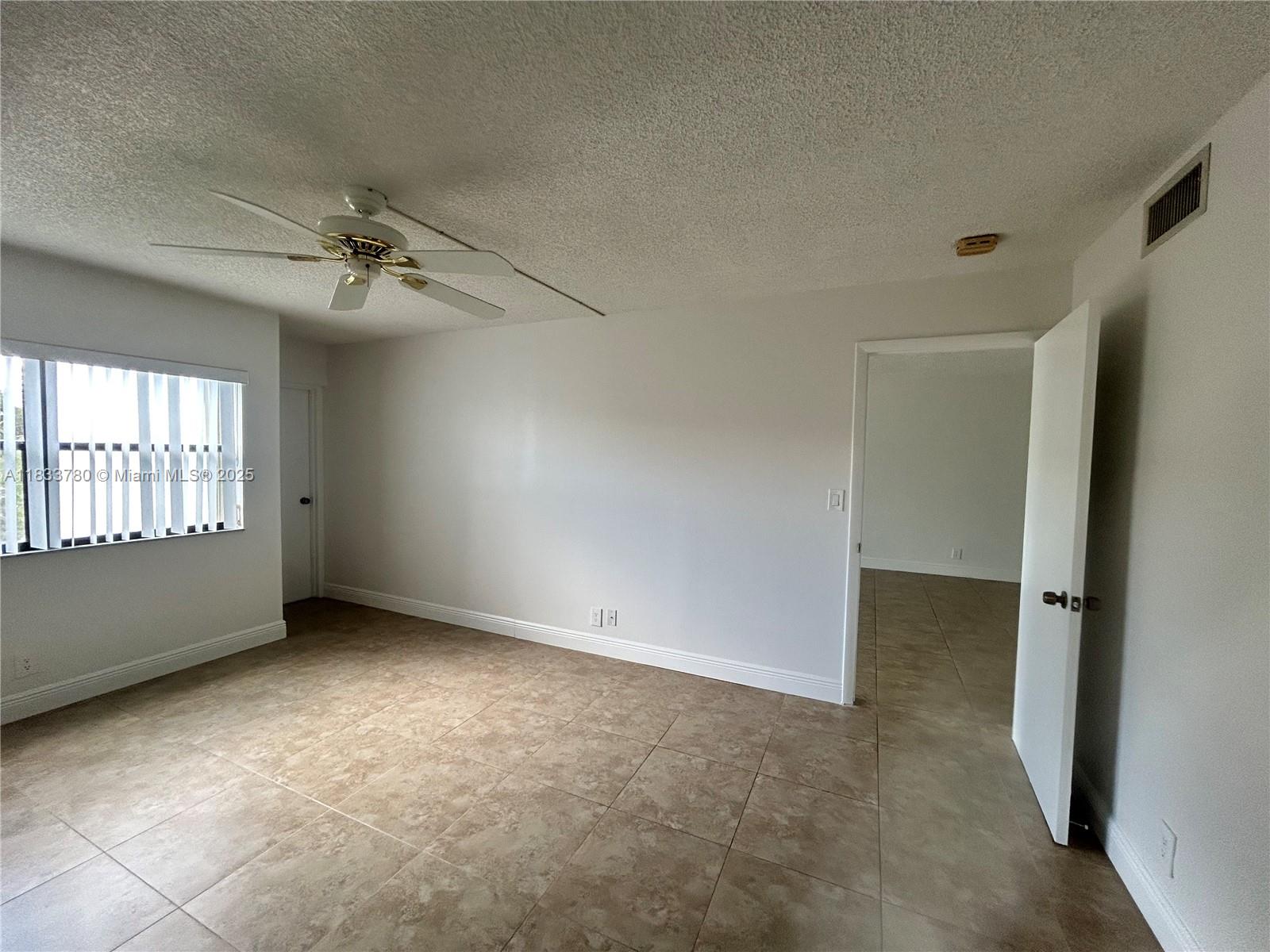 BUILDING SIX OF RACQUET C - Residential Lease