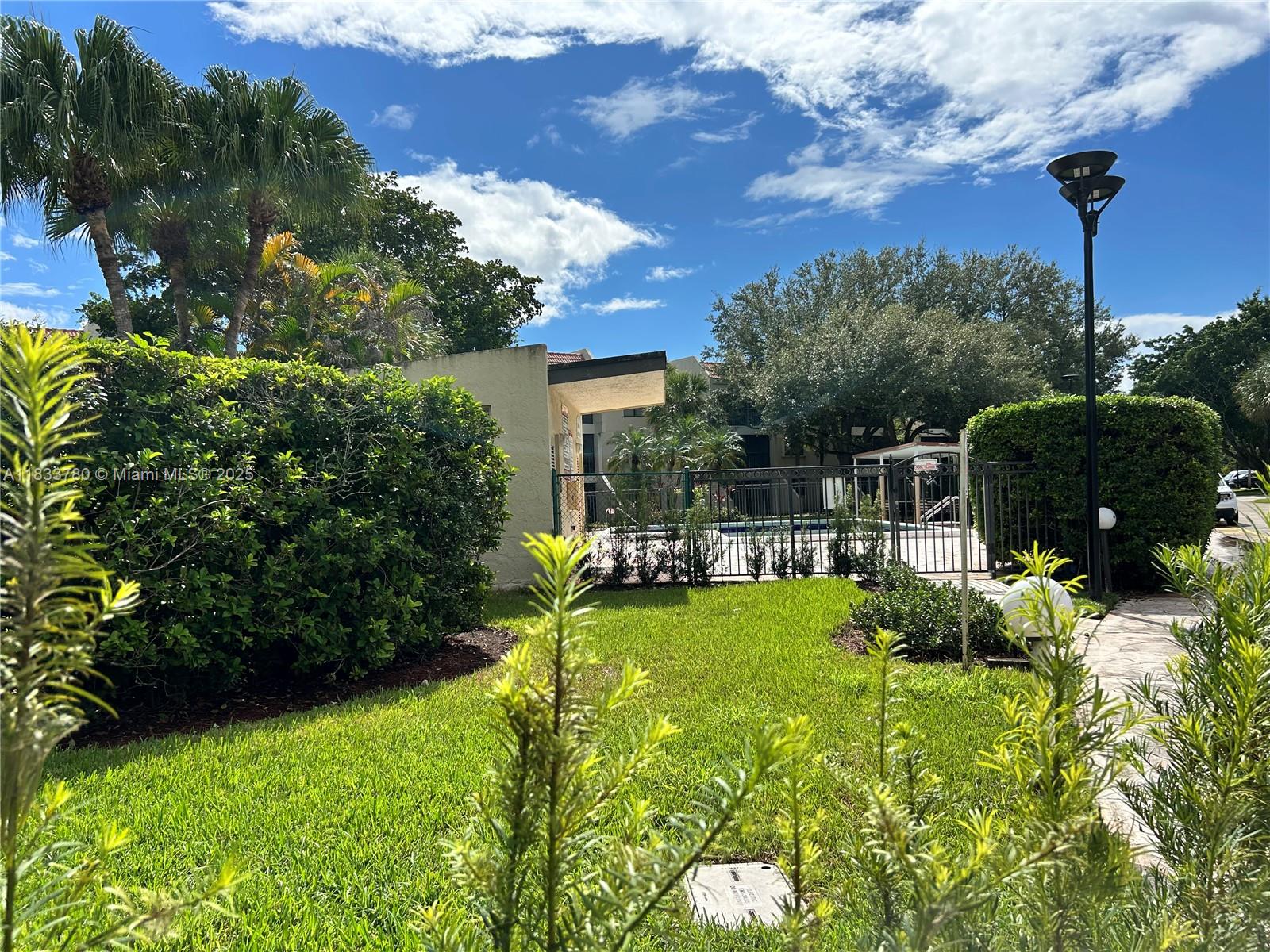 BUILDING SIX OF RACQUET C - Residential Lease