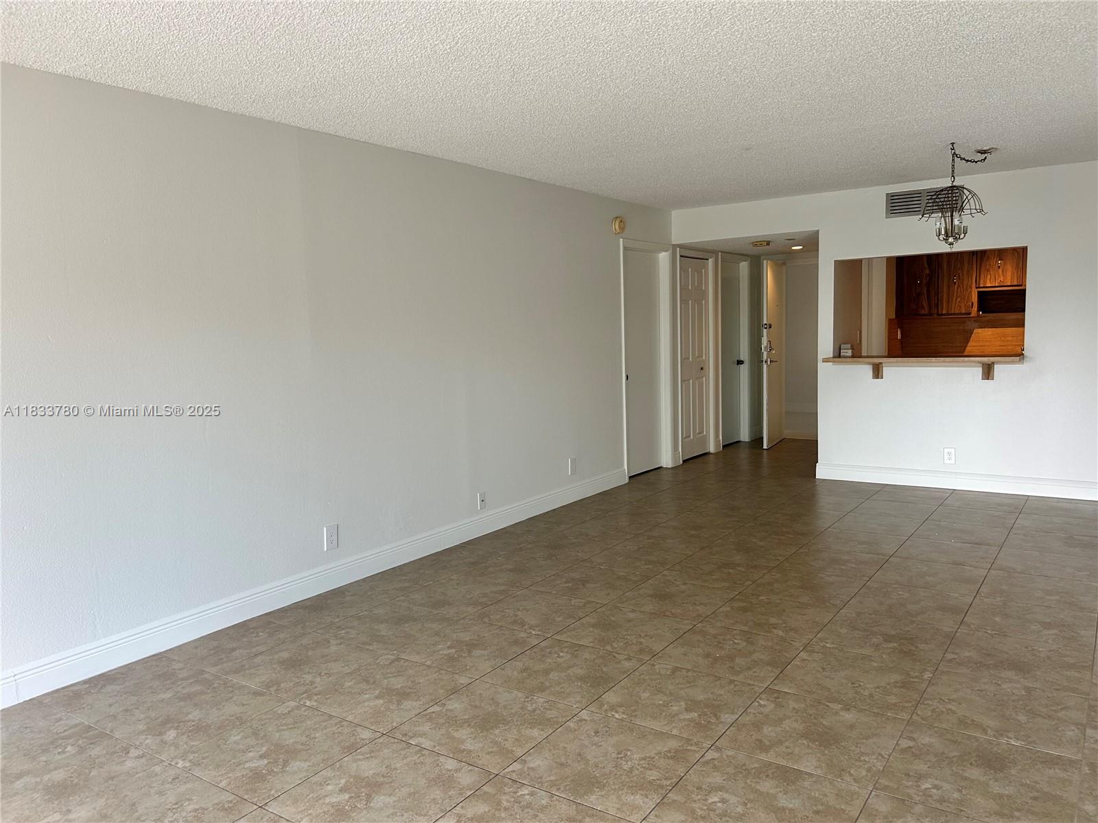 BUILDING SIX OF RACQUET C - Residential Lease