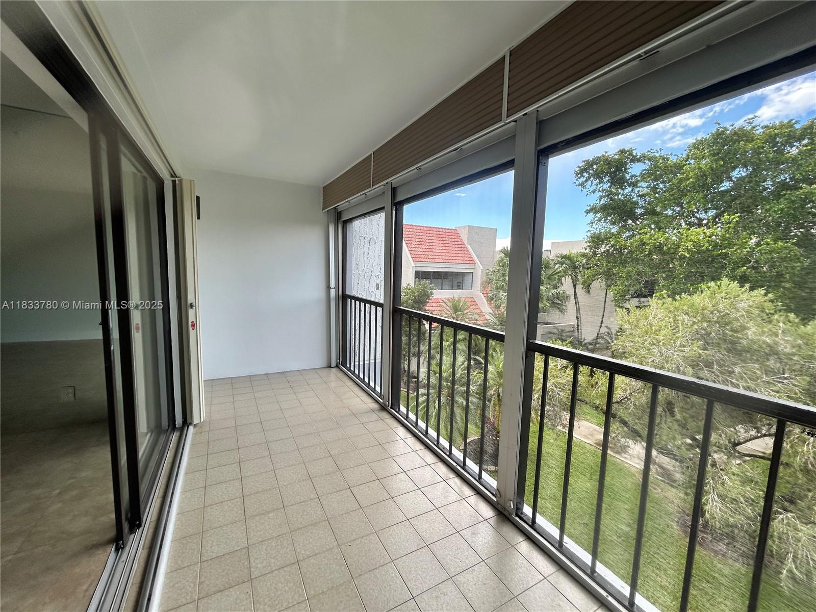 BUILDING SIX OF RACQUET C - Residential Lease