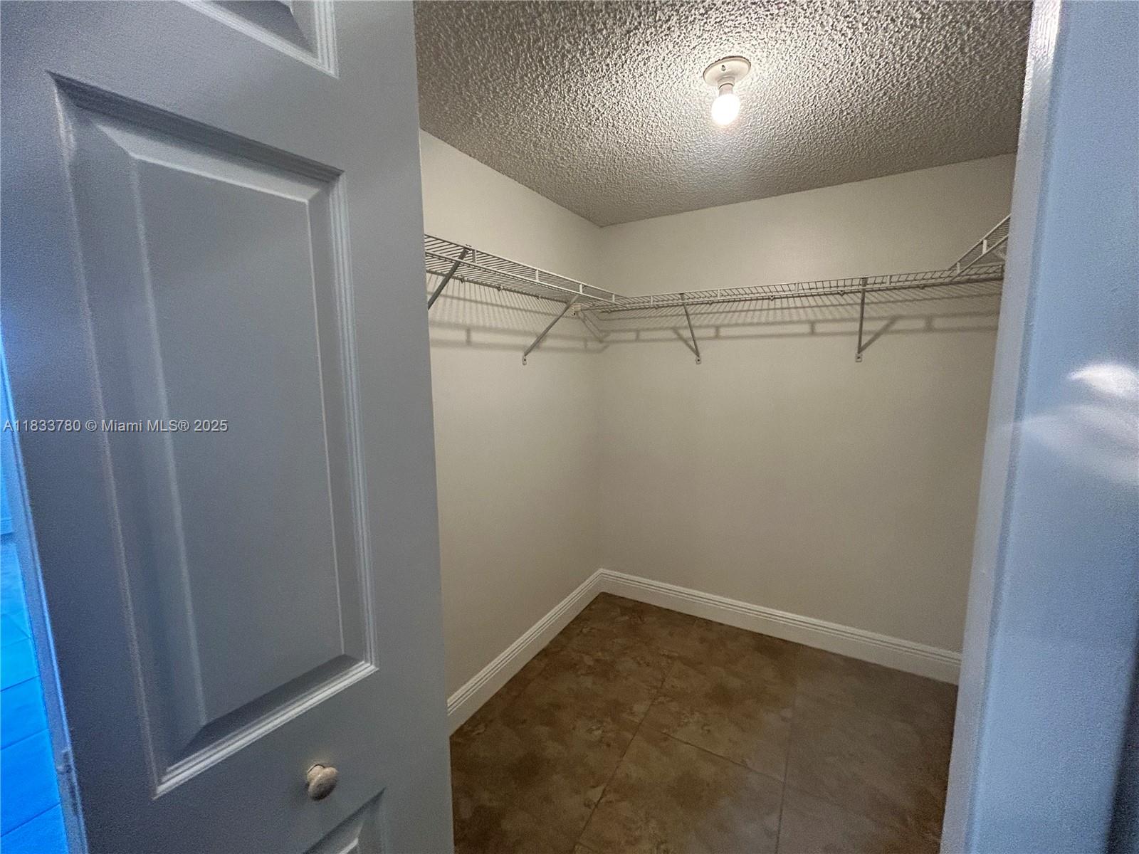 BUILDING SIX OF RACQUET C - Residential Lease