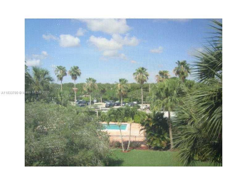 BUILDING SIX OF RACQUET C - Residential Lease