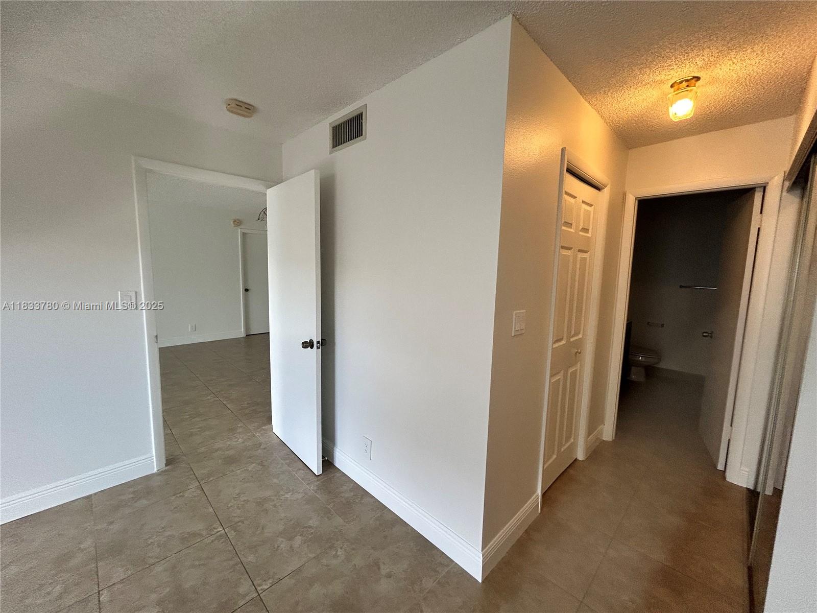 BUILDING SIX OF RACQUET C - Residential Lease