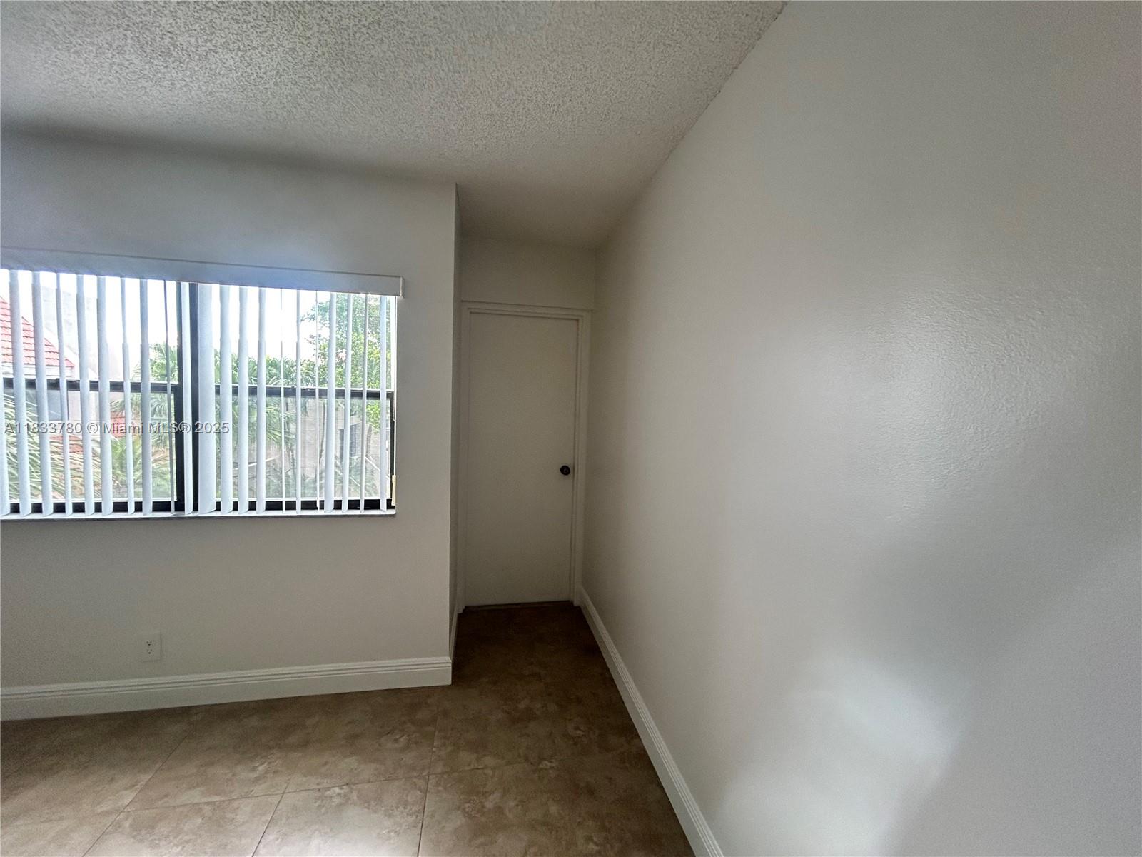 BUILDING SIX OF RACQUET C - Residential Lease