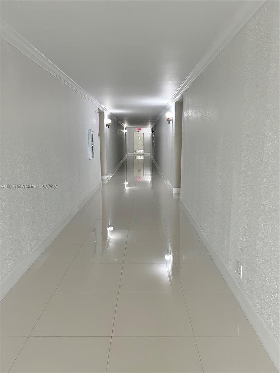 BUILDING SIX OF RACQUET C - Residential Lease