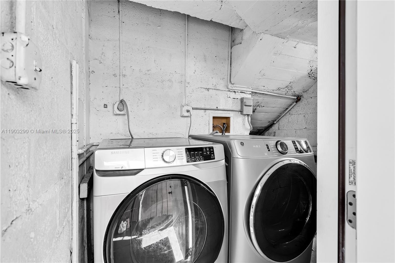 12TH ST MANORS SEC 3 - Residential Income