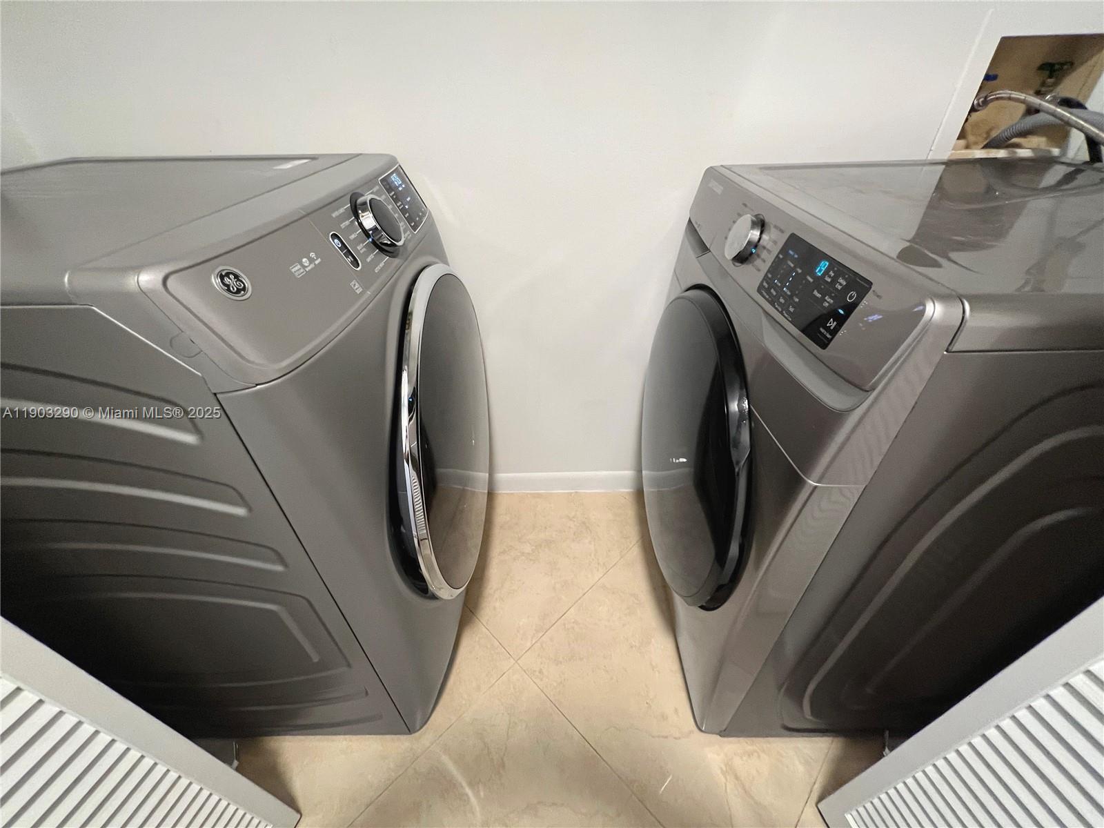 12TH ST MANORS SEC 3 - Residential Income