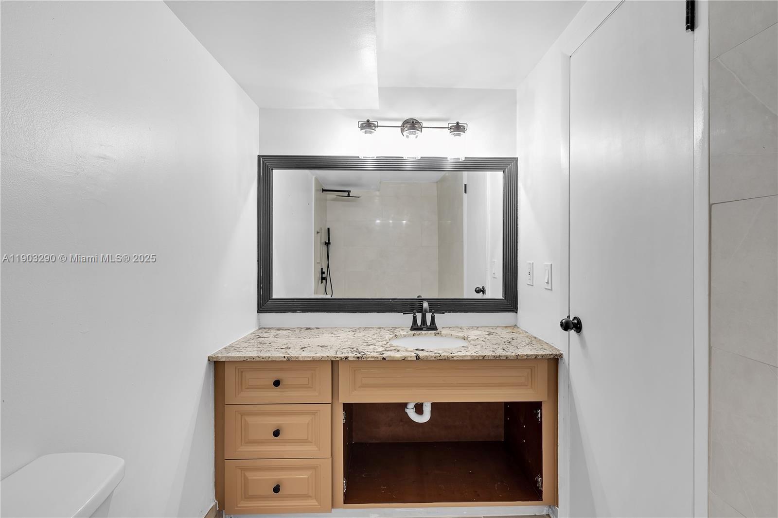 12TH ST MANORS SEC 3 - Residential Income