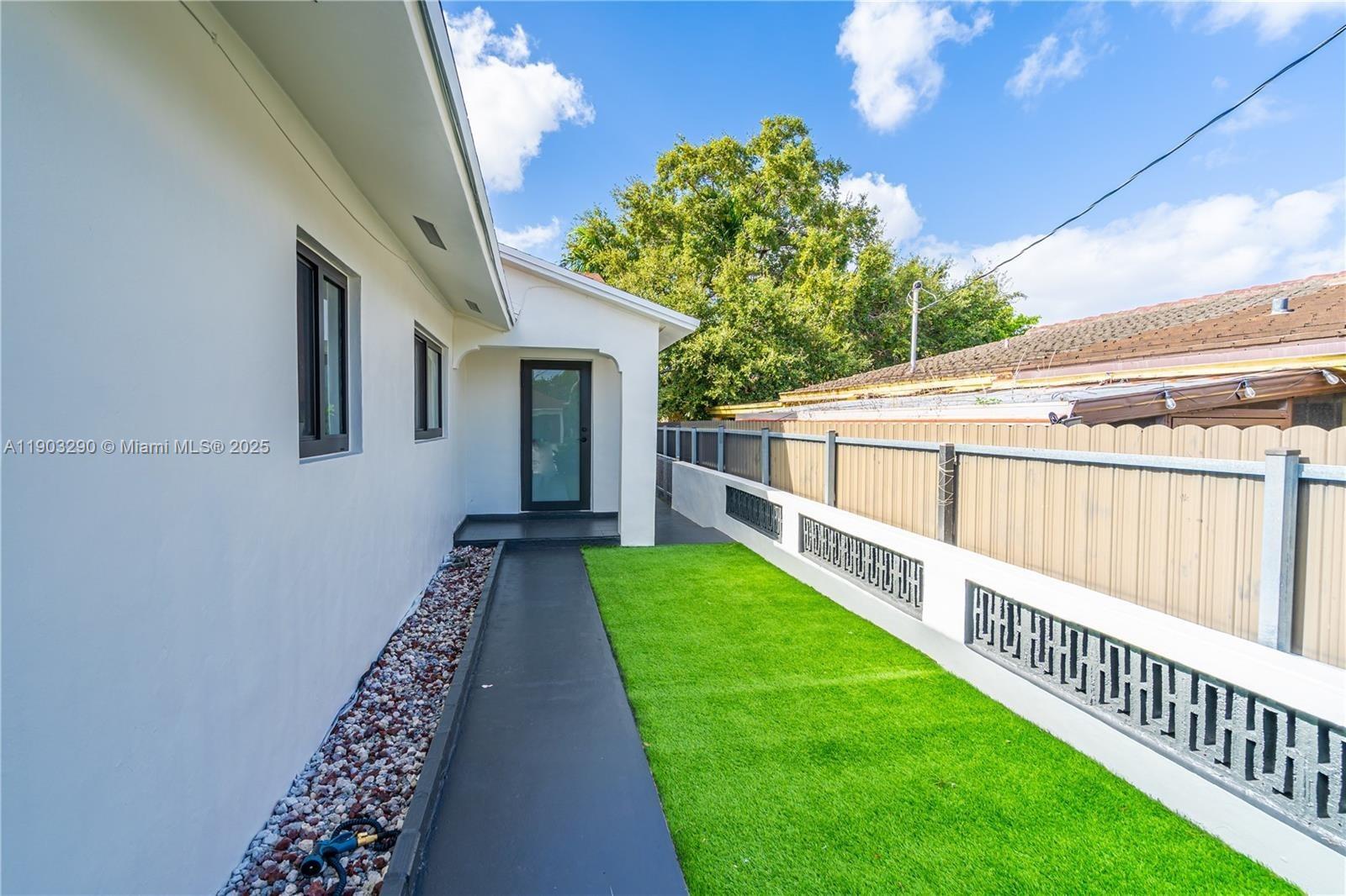 12TH ST MANORS SEC 3 - Residential Income