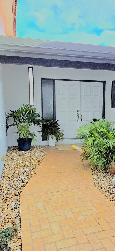 Tiny photo for 5551 Lakeview Mews Dr, Boynton Beach, FL 33437 (MLS # A12007926)